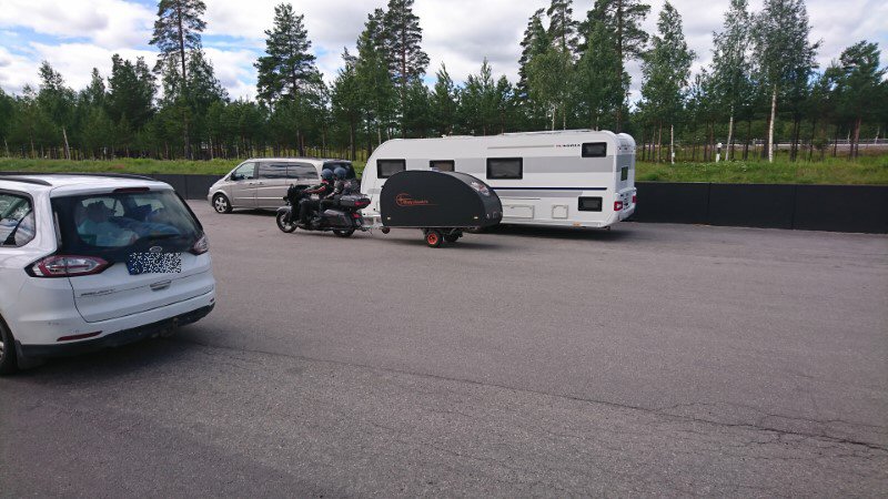Stor och liten MC-husvagn